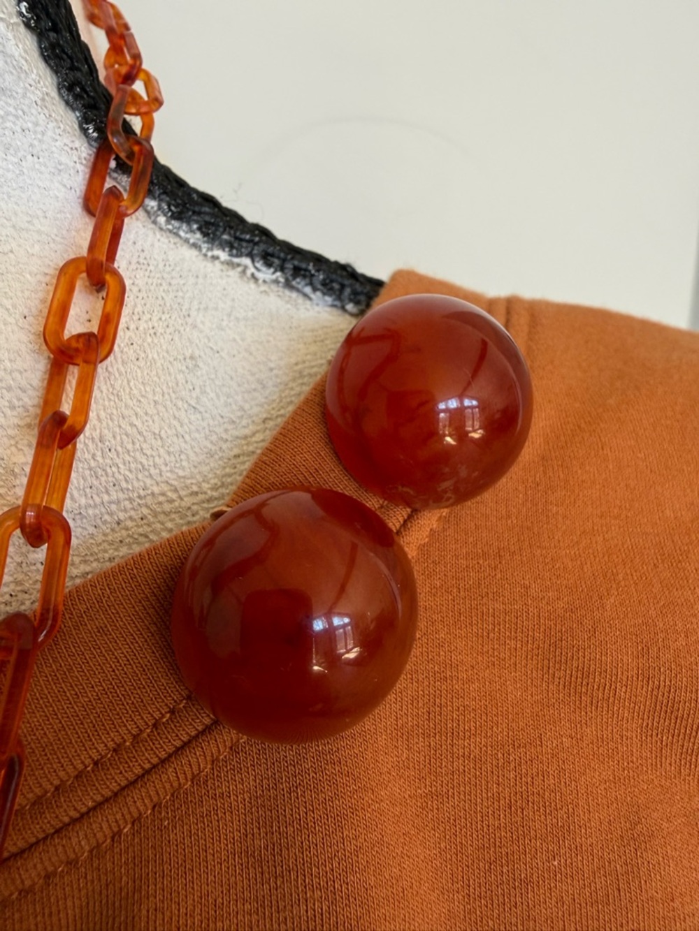 Vintage lucite?  Coin Pendant Necklace - Women Jewelry amber color - Picture 5 of 13